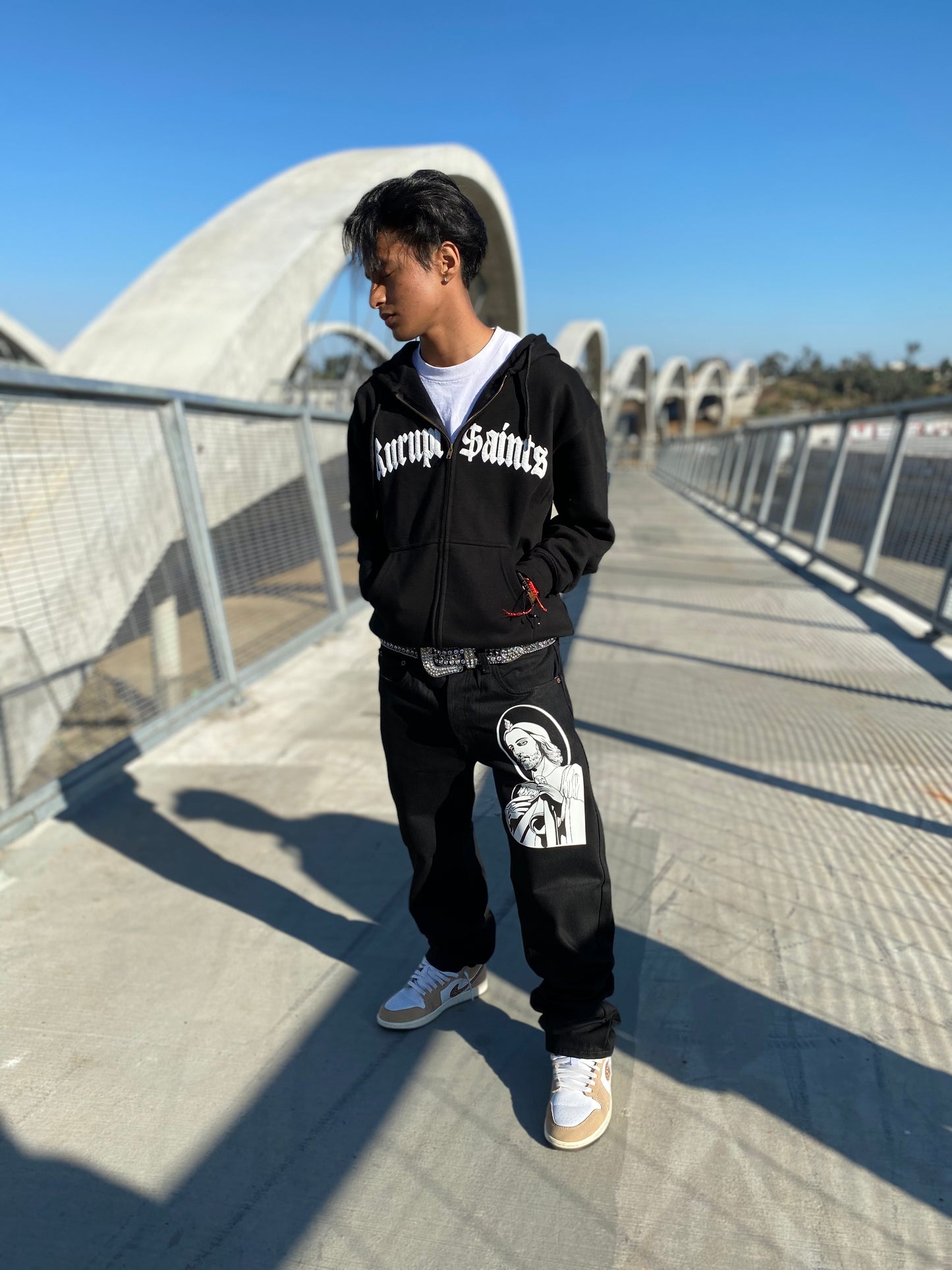 SAN JUDAS Oversized Graphic - Classic Straight Leg Style Jeans - DARK BLACK