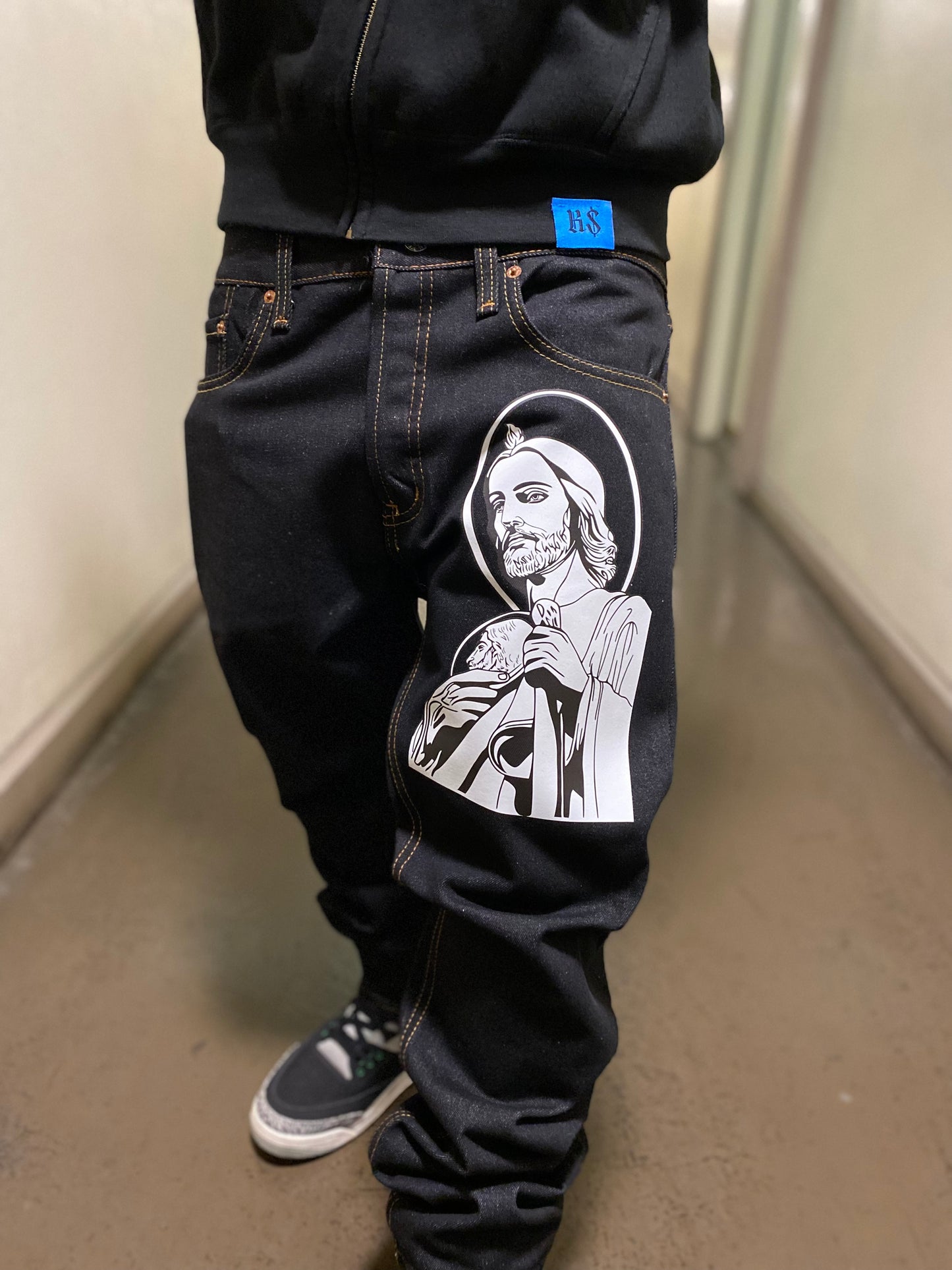 SAN JUDAS Oversized Graphic - Classic Straight Leg Style Jeans - BLACK