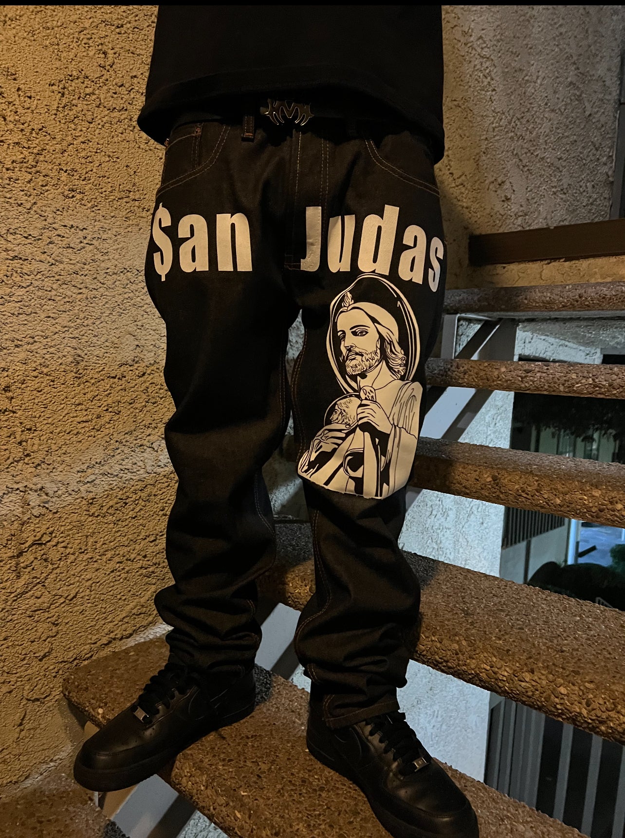 SAN JUDAS Graphic & Lettering - Classic Straight Leg Style Jeans - BLACK