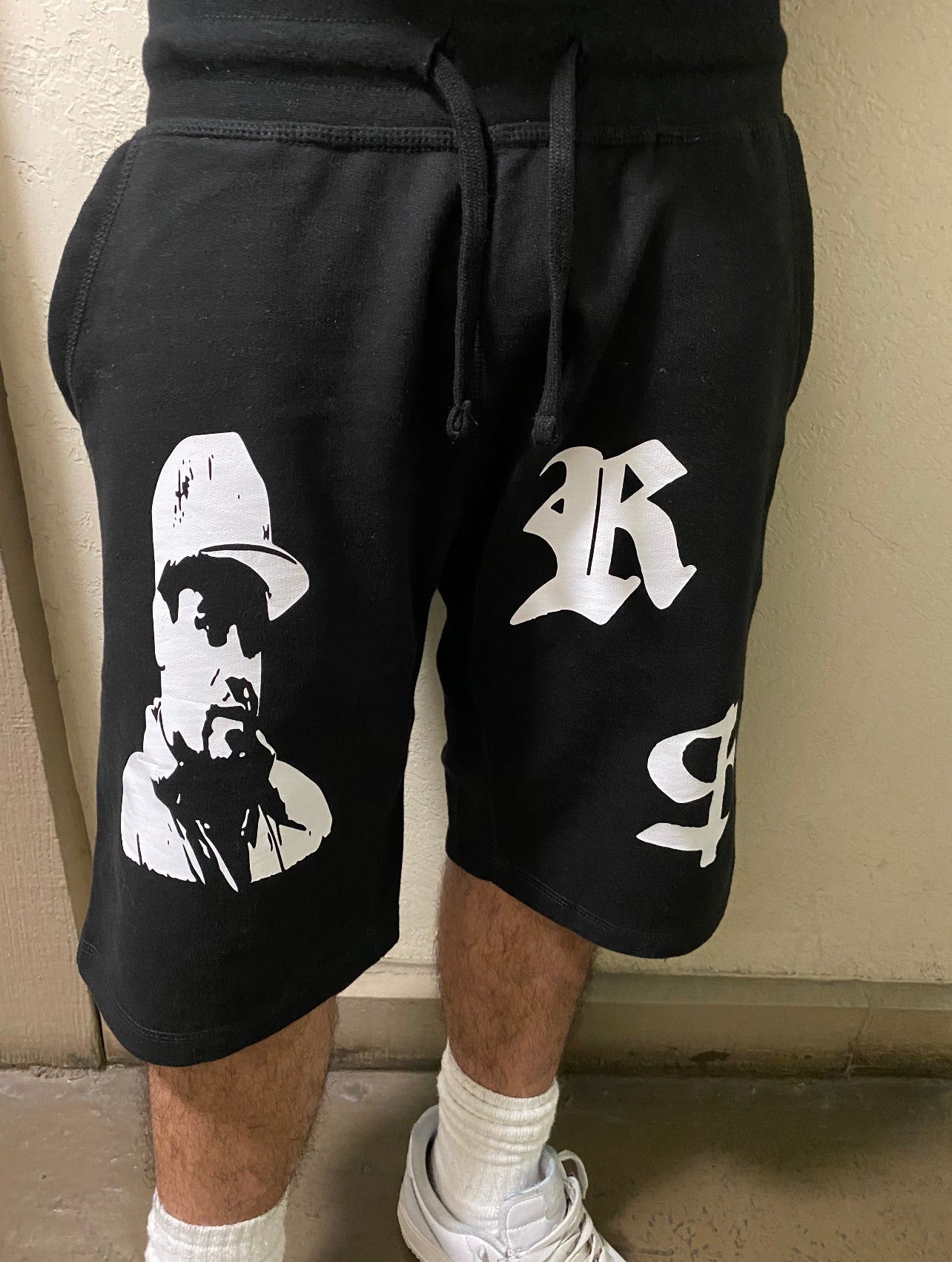 EL CHAPO SWEAT SHORTS - BLACK