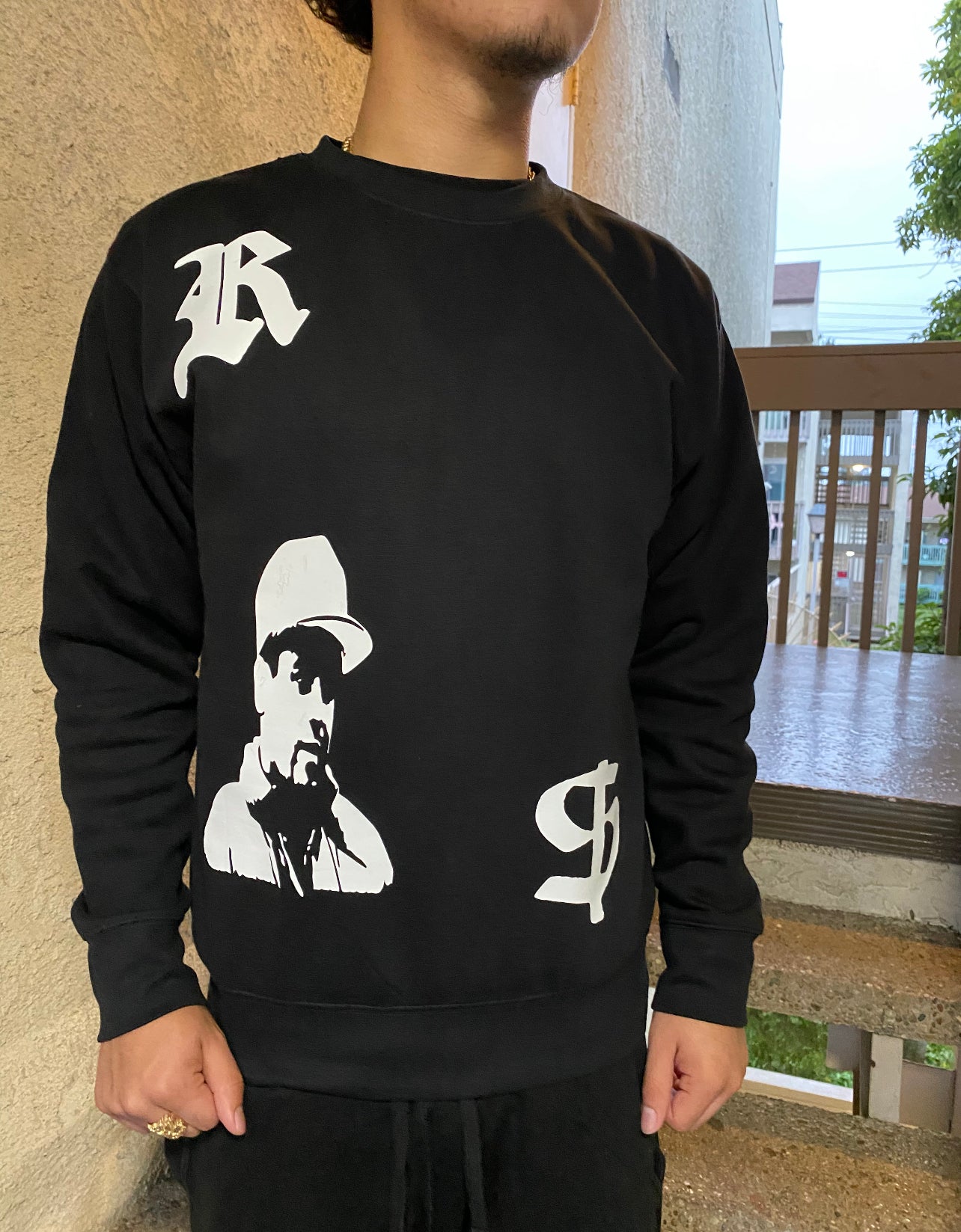 EL CHAPO CREWNECK SWEATER - BLACK