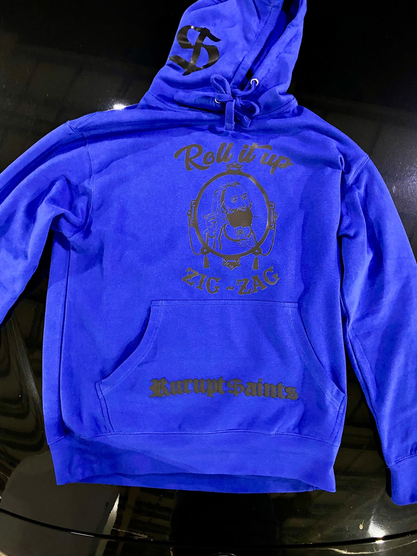 ROLL IT UP - Hooded Sweater
