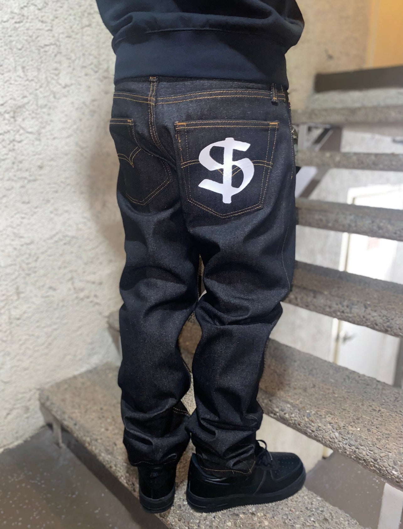 SAN JUDAS Oversized Graphic - Classic Straight Leg Style Jeans - BLACK