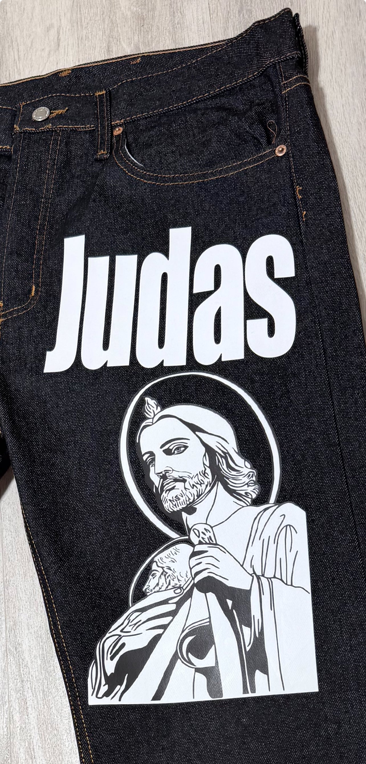 SAN JUDAS Graphic & Lettering - Classic Straight Leg Style Jeans - BLACK